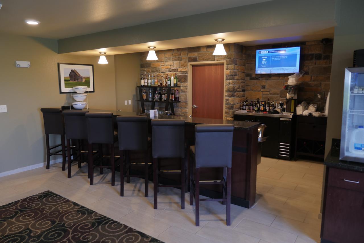 Cobblestone Inn & Suites-Winterset מראה חיצוני תמונה