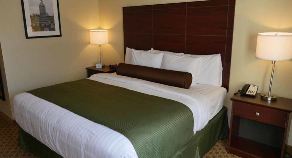 Cobblestone Inn & Suites-Winterset מראה חיצוני תמונה