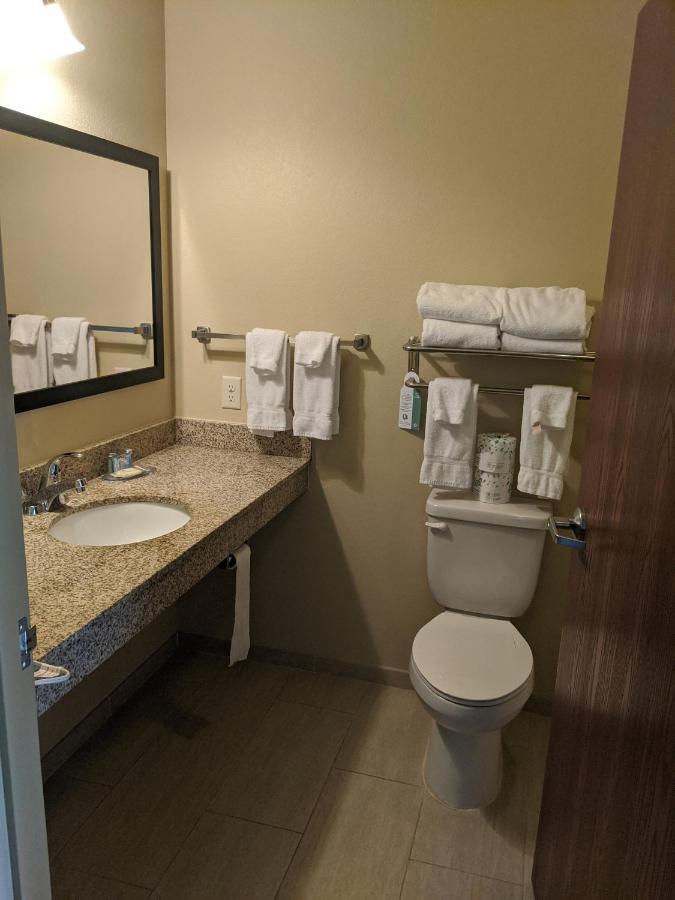 Cobblestone Inn & Suites-Winterset מראה חיצוני תמונה